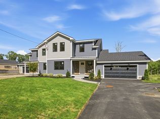 135 Essex St #135, Middleton, MA 01949