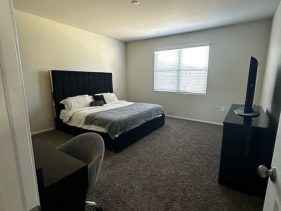 3rd image of 35288 W San Alvarez Ave