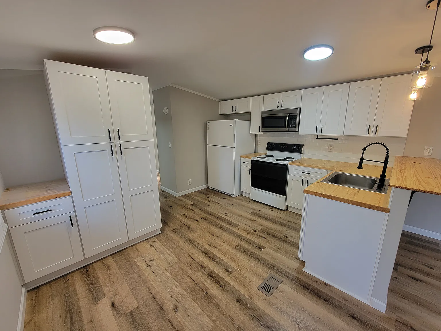 3 bed, $1,500 — Photo 3