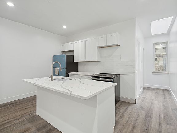 3rd image of 5139 Pine St #1