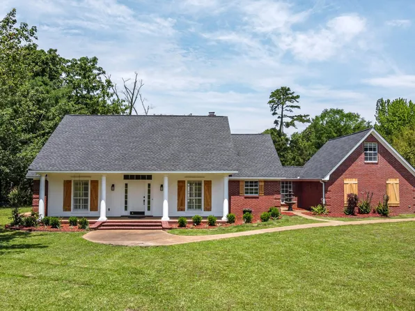 1430 Davis Rd, Terry, MS 39170