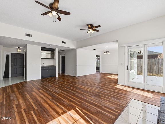 5th image of 8114 Heritage Woods Ln