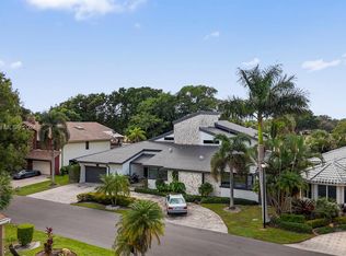853 W Coco Plum Cir, Plantation, FL 33324