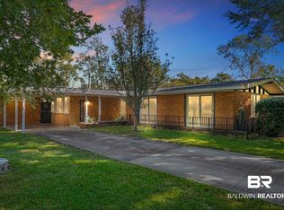 637 E Pedigo Ave, Foley, AL 36535