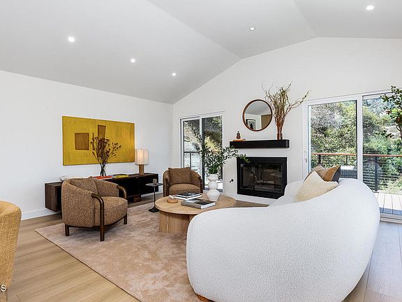 5th image of 981 Glen Oaks Blvd