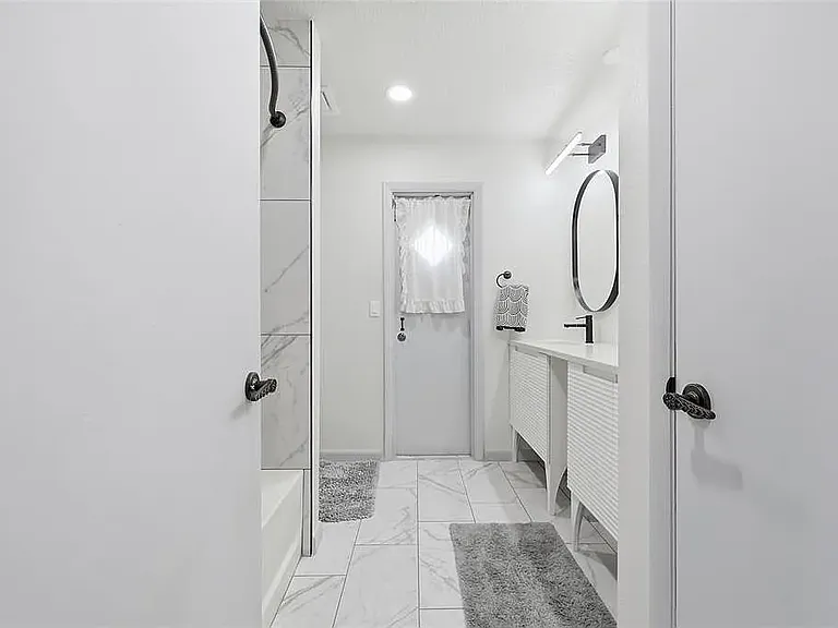 2325 Lauderdale Ct — Photo 8