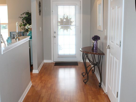 3rd image of 2909 Deland Dr