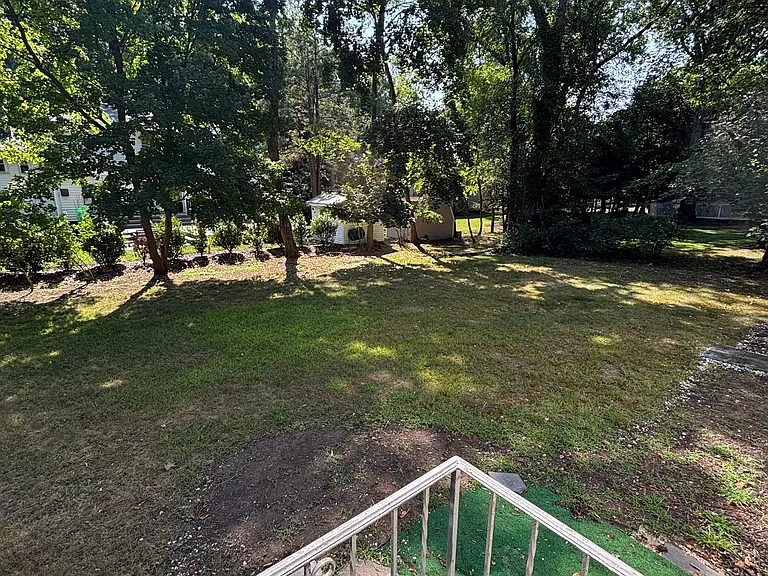 16 Spruce Pl — Photo 23