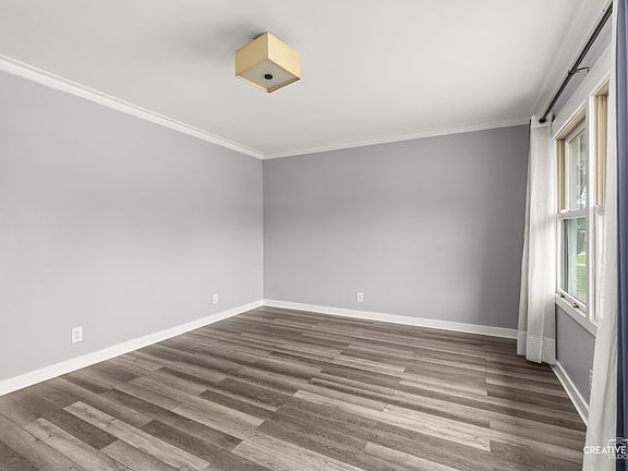 4th image of 704 Halstead Ave