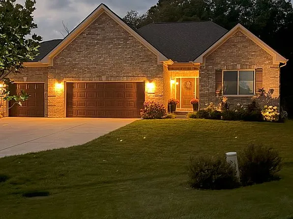 3073 Waldon Meadows Dr, Orion Township, MI 48359