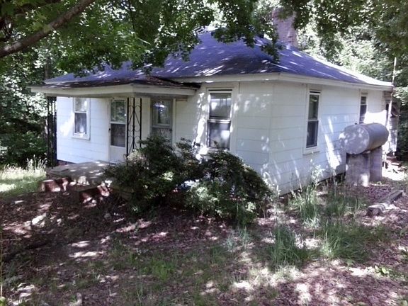 3rd image of 311 Henry St