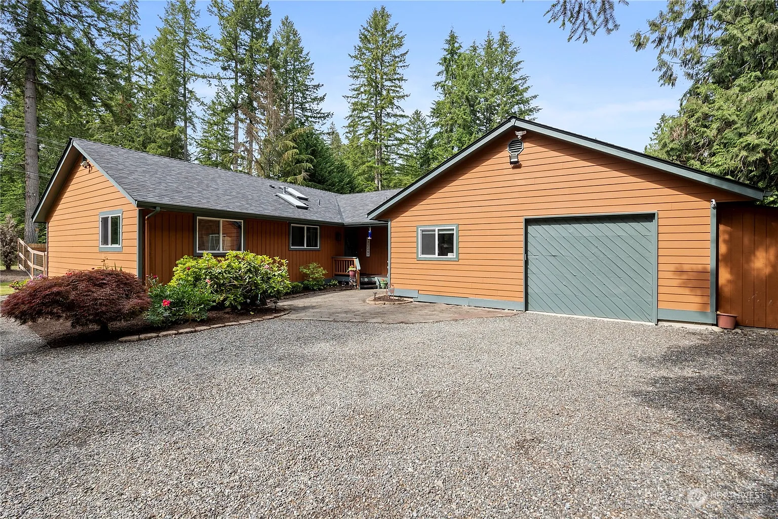 10404 Kelly Road NE photo 1