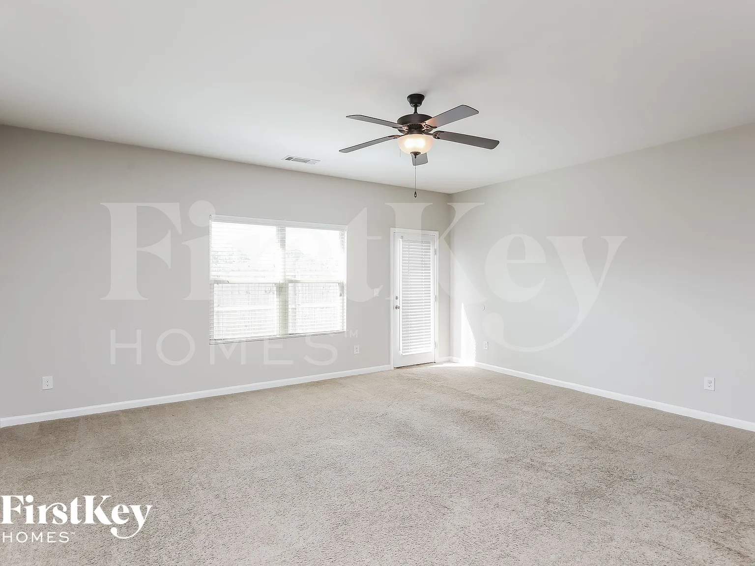 4 bed, 2.0 bath, 2073 sqft, $2,705 — Photo 2