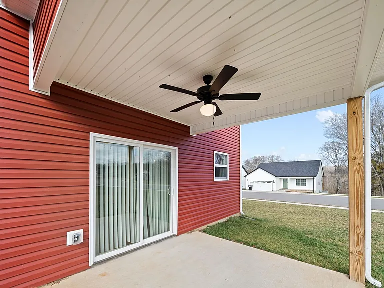 101 Lucerne Ln — Photo 26