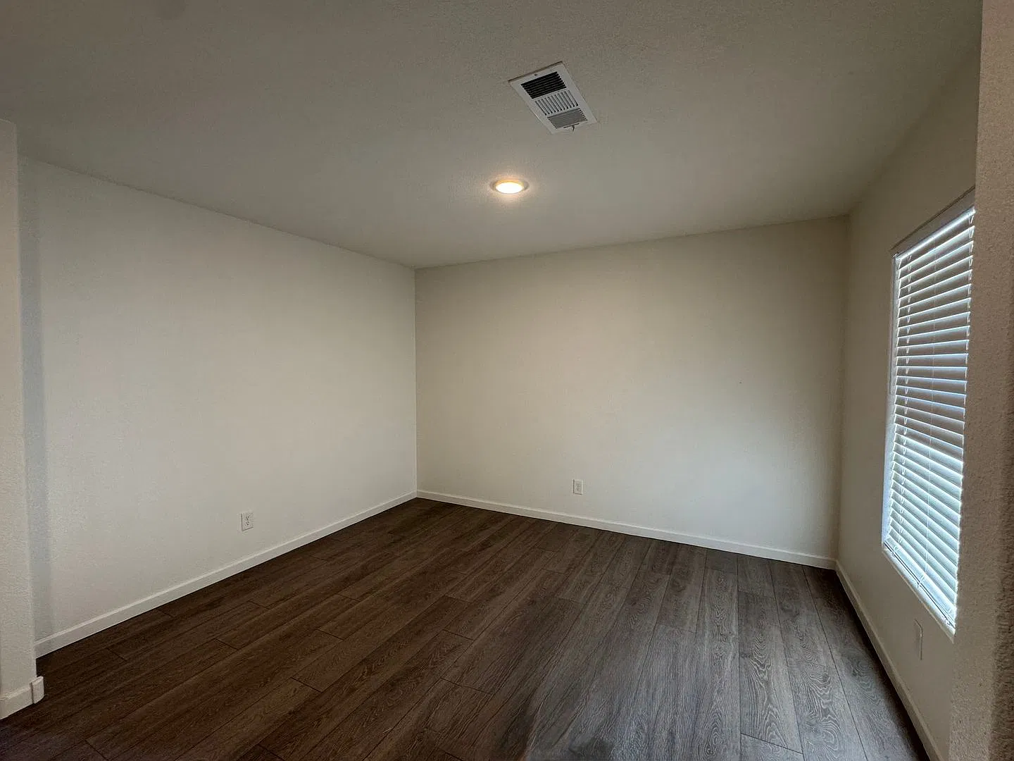 Nice newer 2 story home — Photo 4