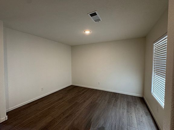 4th image of 2189 E Arapaho Rd