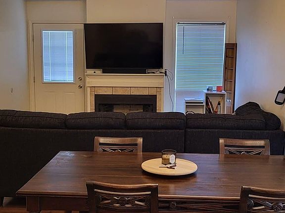 3rd image of 45634 Longfields Village Dr