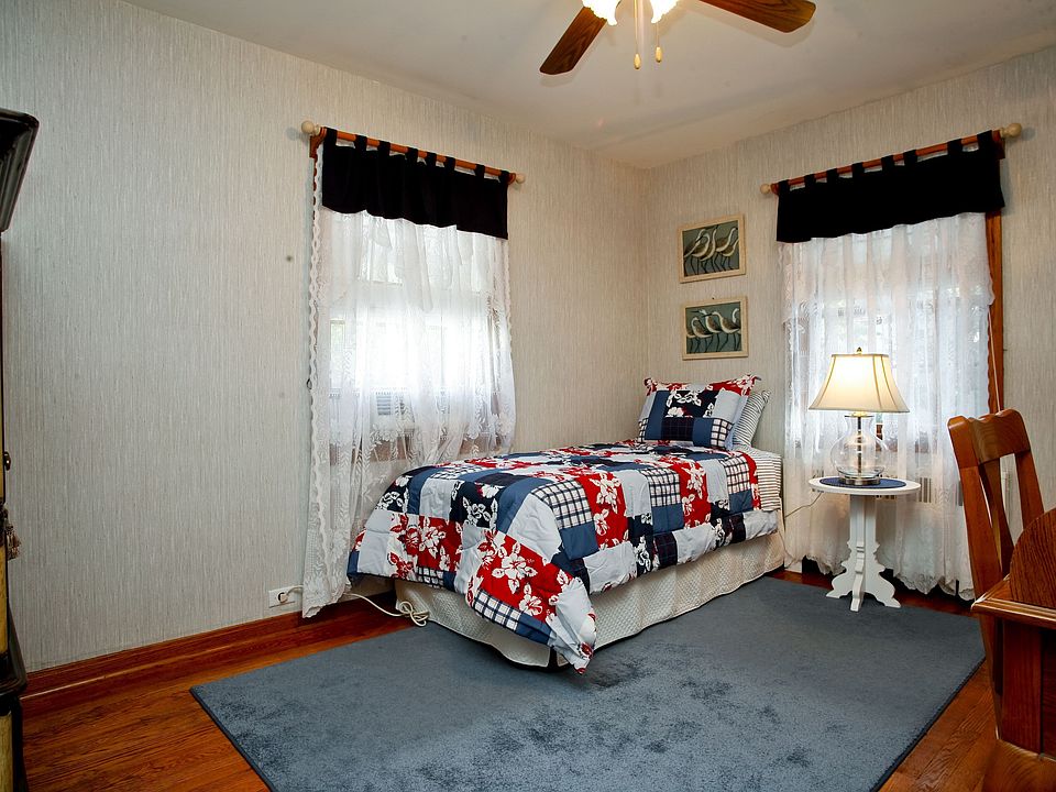 2nd image of 5 Raynor Ave