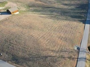 25-26 27 Mallard Pointe Dr, Byrdstown, TN 38549