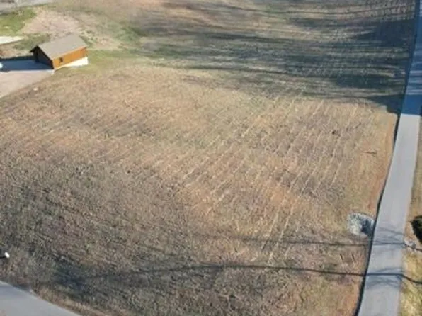 25-26 27 Mallard Pointe Dr, Byrdstown, TN 38549