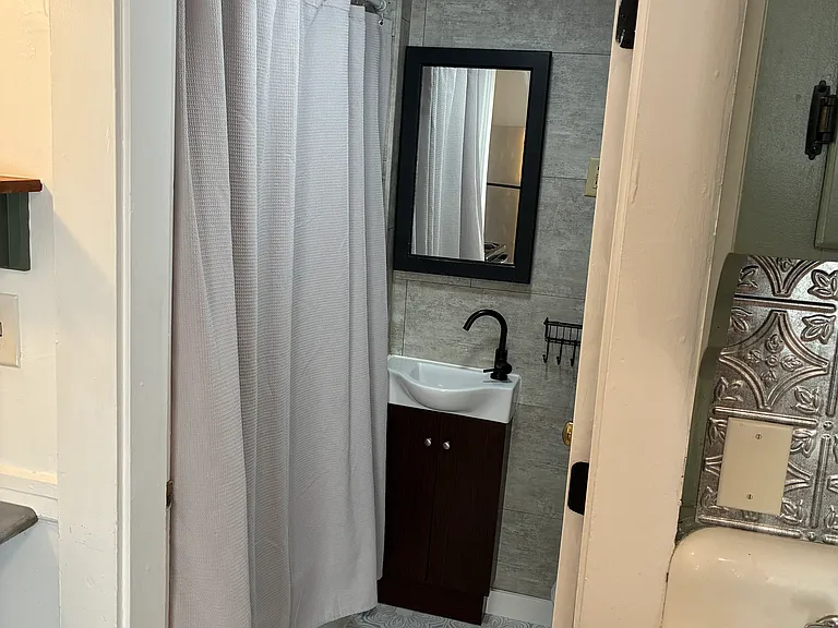 170 Pine St #5 — Photo 13