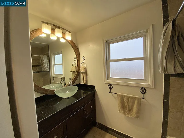 1414 San Carlos Ave — Photo 8
