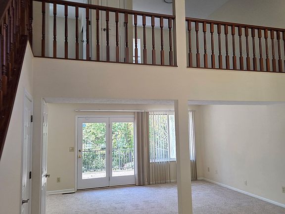 3rd image of 846 Fawnhill Dr