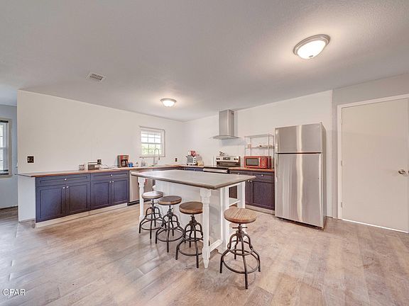 5th image of 6533 Dahlia Dr