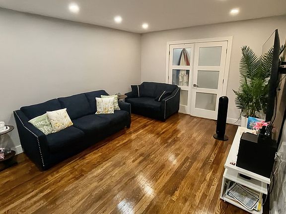 3rd image of 180 Van Cortlandt Park S APT 5J