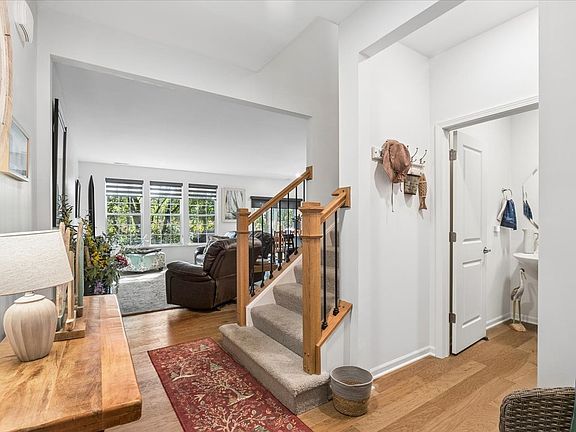 2nd image of 1005 Draper Rd
