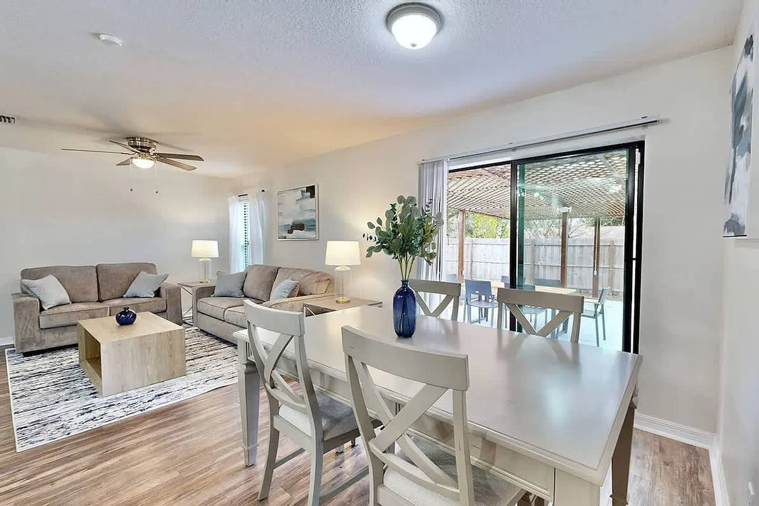 3 bed, 2.0 bath, 1130 sqft, $4,612 — Photo 3