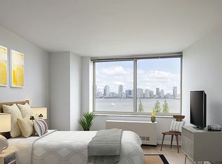 400 Chambers St APT 6V, New York, NY 10282