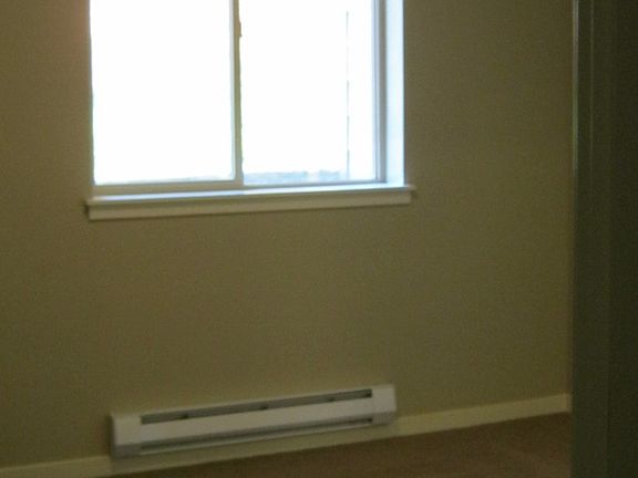 4th image of 944 Discovery Cir NE Unit 409