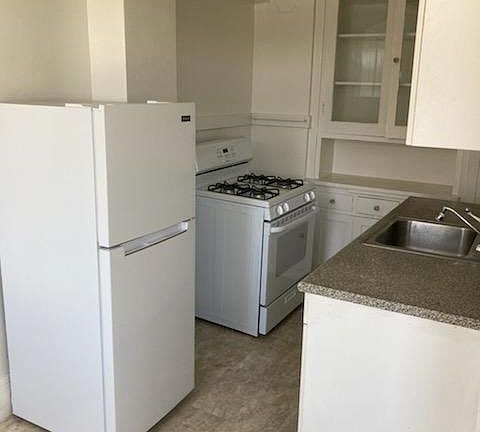 5th image of 1670 Market St #32