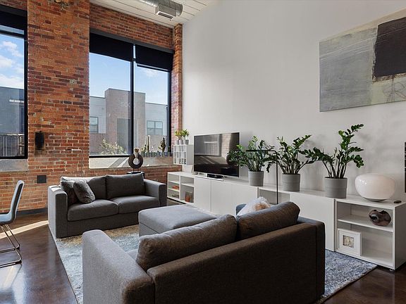 5th image of 300 South St Unit 221