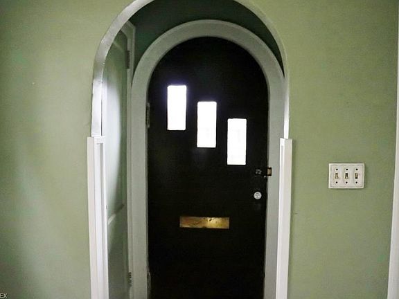 5th image of 718 Oakland Blvd