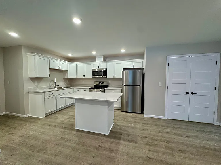 1013 Two Rivers St — Photo 3