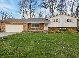 130 Robinwood Dr, New Middletown, OH