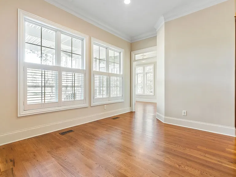 2686 Medina Ct — Photo 37