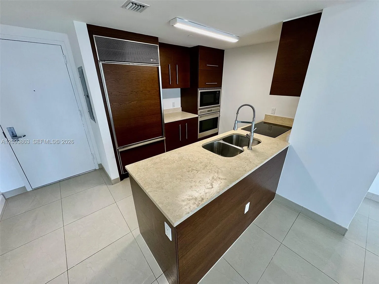 Icon Brickell Condo No 3 — Photo 3