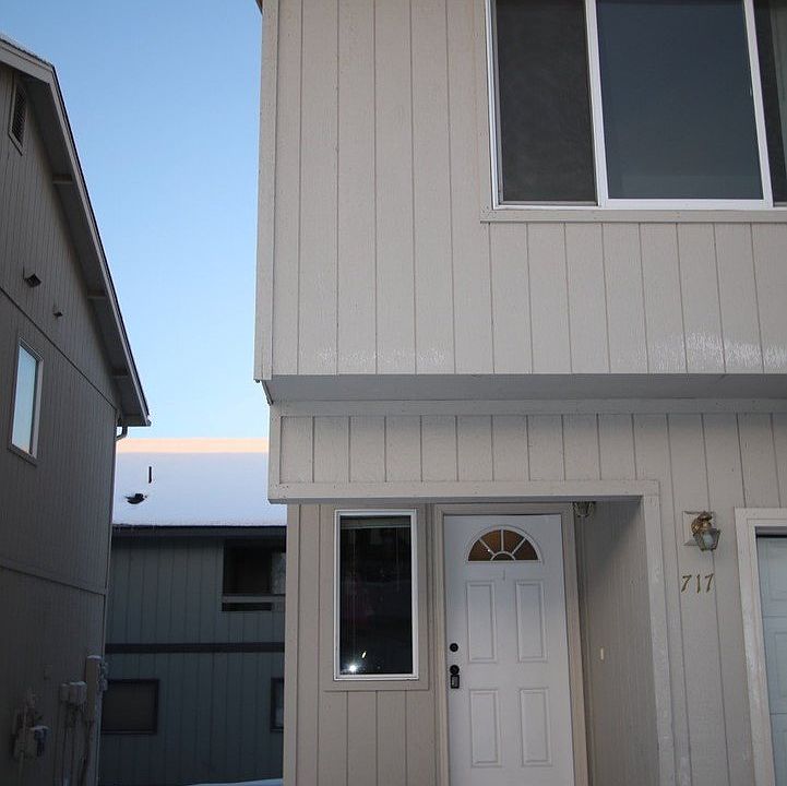 1st image of 717 Blackburn Ct