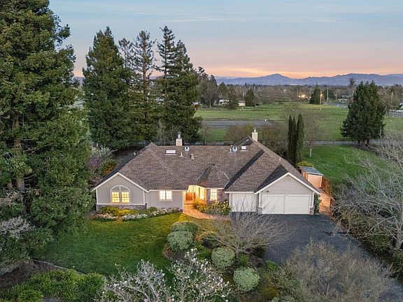 2nd image of 410 Laguna Vista Road