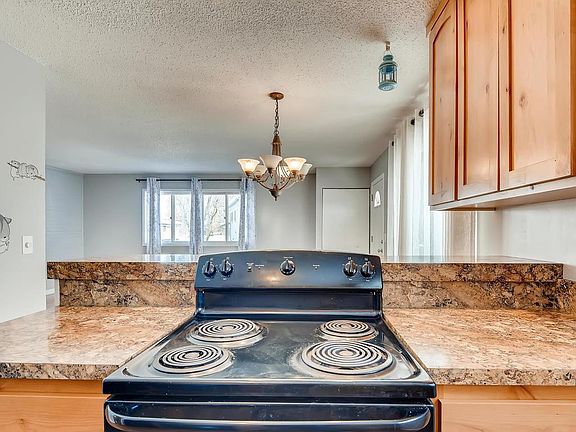 5th image of 2712 Shenandoah Ln N