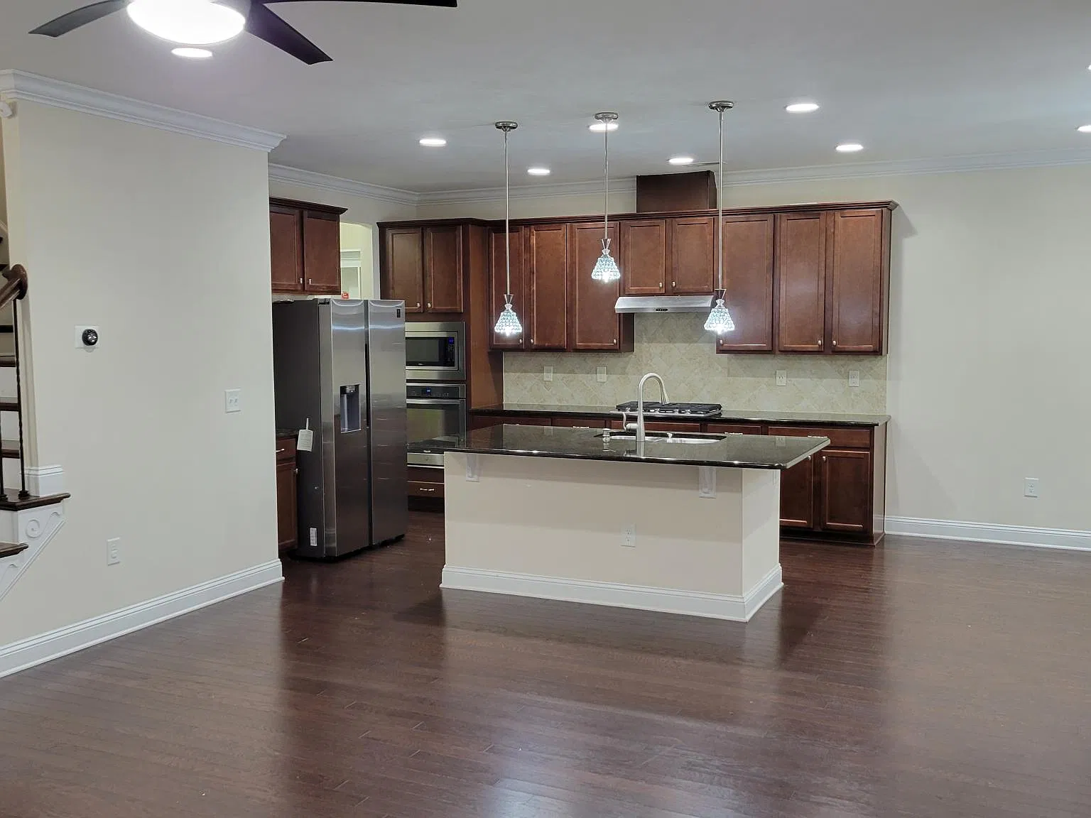 4 bed, 2425 sqft, $2,600 — Photo 4