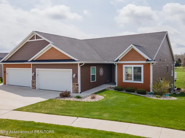 1526 Waterford Pkwy, Saint Johns, MI 48879