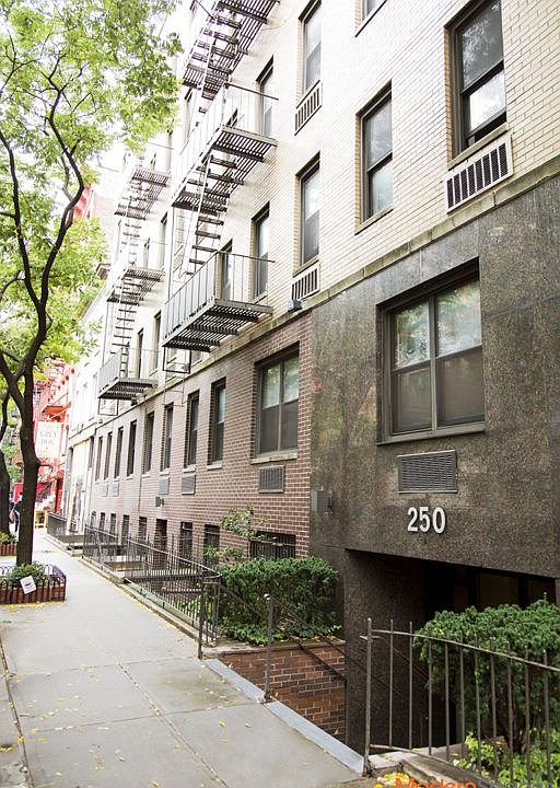 1st image of 248 W 16th St #Lg