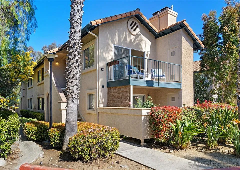 11341 Avenida De Los Lobos