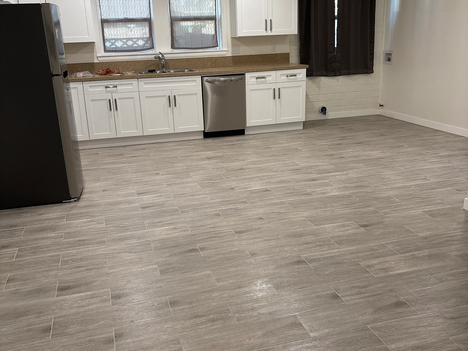 4 bed, 2000 sqft, $4,200 — Photo 2