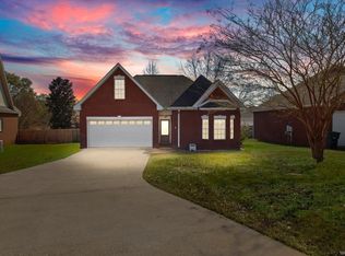 224 Windsor Garden Dr, Enterprise, AL 36330