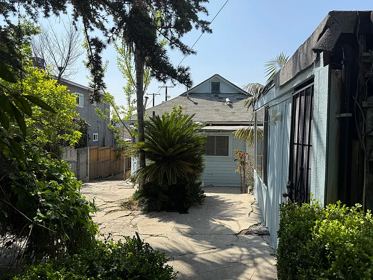516 N Virgil Ave — Photo 27